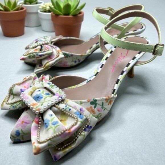 Betsey Johnson Shoes - Betsey Johnson Emely Natural Ditsy Kitten Heeled Pump - Size 8